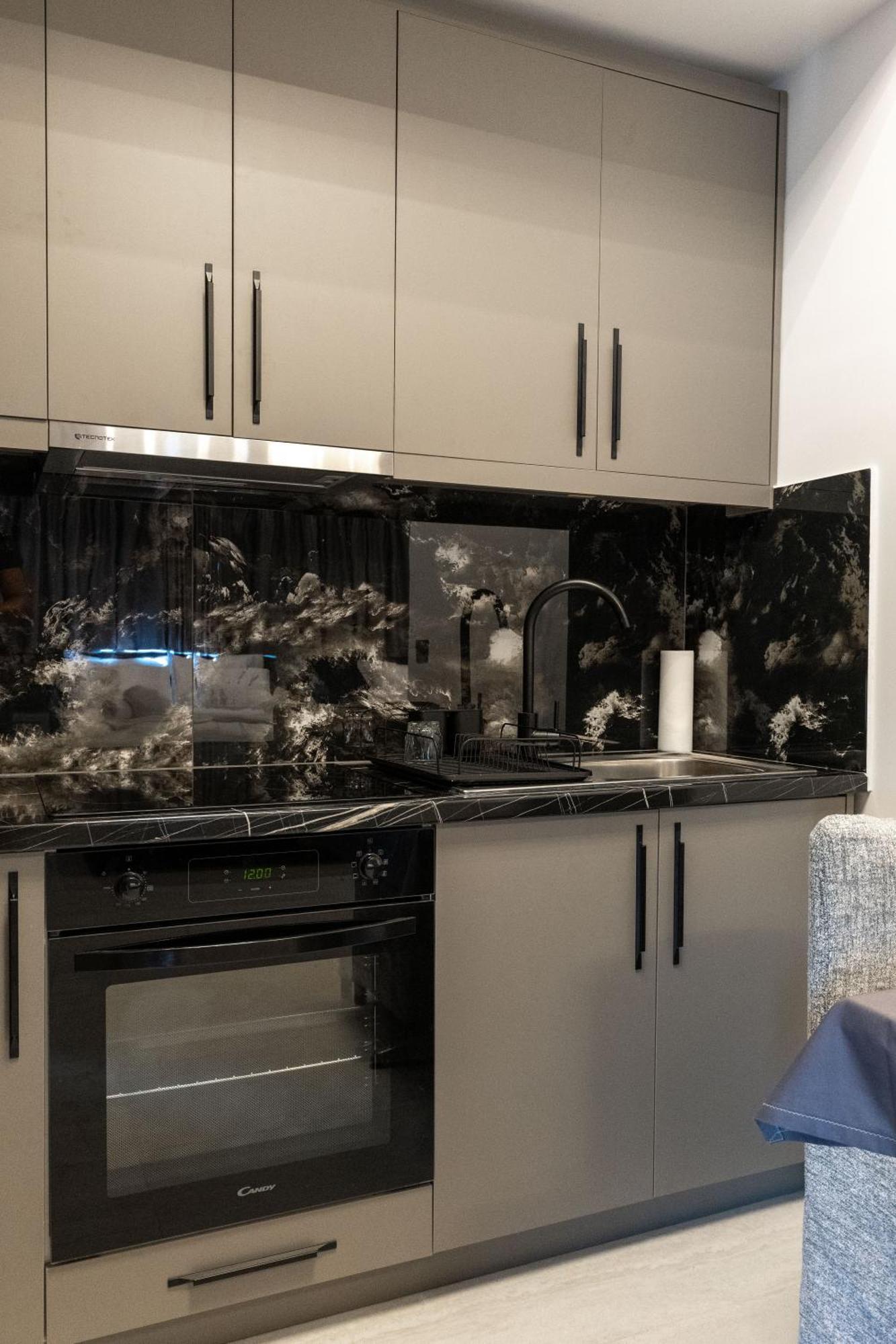 Euphoria Apartments ซารานเดอ ภายนอก รูปภาพ